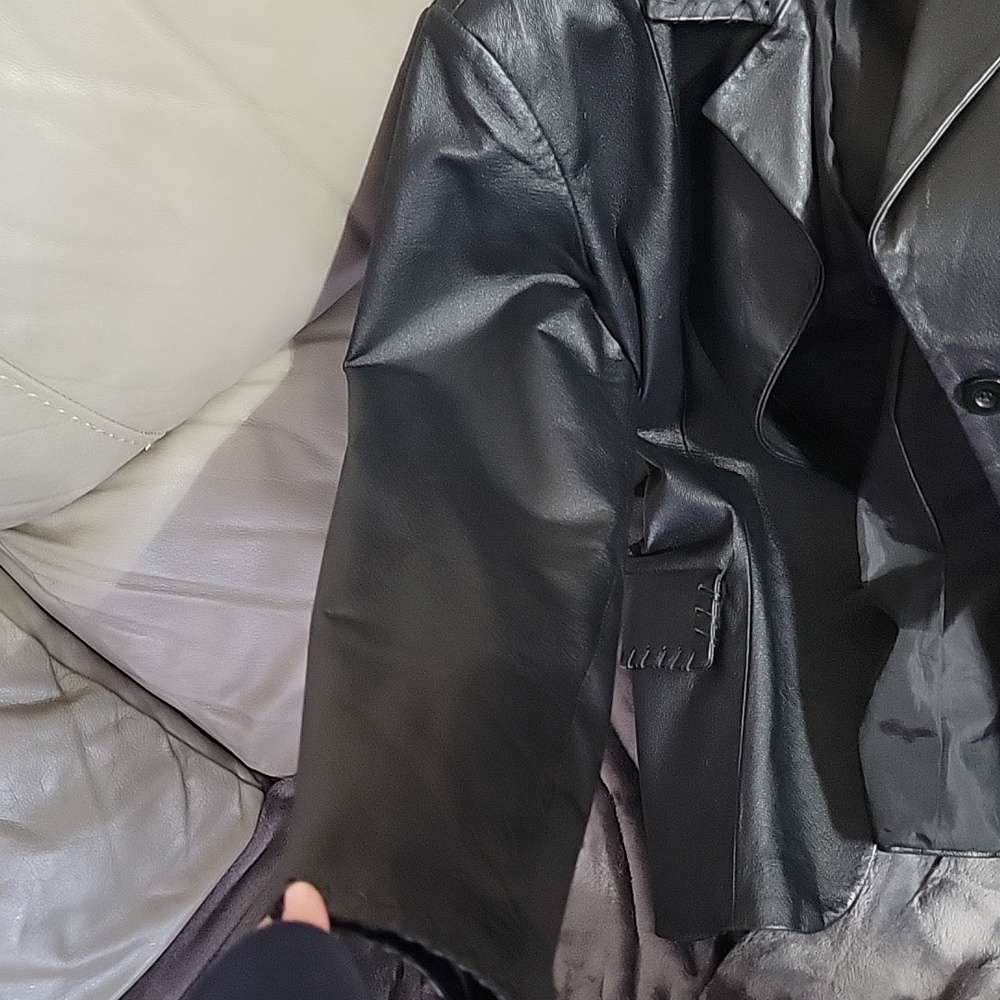Newport News womens leather jacket. Never worn, in amazing shape! Black in color - Picture 4 of 7